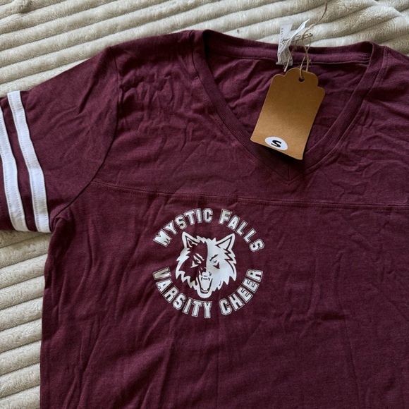 Mystic Falls Varsity Cheer Maroon T-Shirt The Vampire Diaries Merch - Picture 1 of 3
